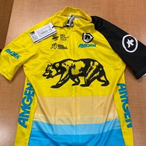 Mens size M Amgen cycling Jersey